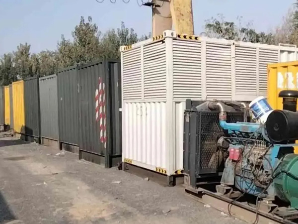 大朗镇200KW柴油发电机机组每小时油耗是多少？