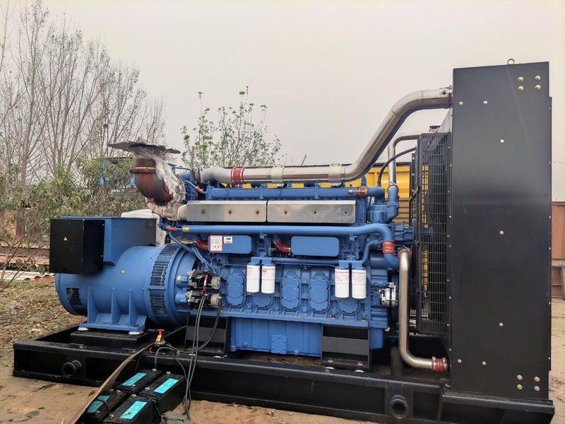 大朗镇柴油发电机组更换机油时，应遵循哪些步骤？